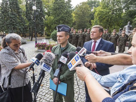 Obchody Święta Wojska Polskiego - konferencja (zdjęcia)