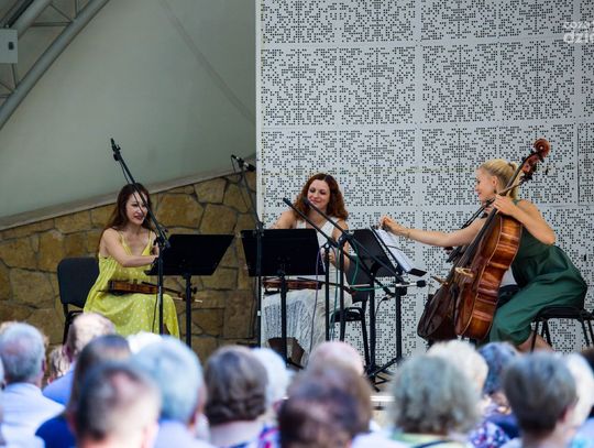 Lato z ROK-iem - muzyka filmowa (zdjęcia) Lato z ROK-iem - muzyka filmowa (zdjęcia)