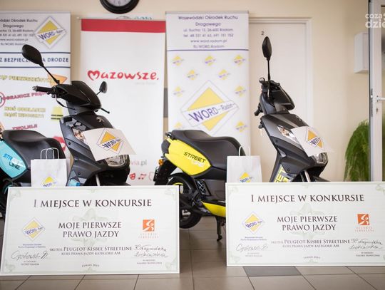 Wręczenie skuterów zwycięzcom akcji "Moje pierwsze prawo jazdy" (zdjęcia)