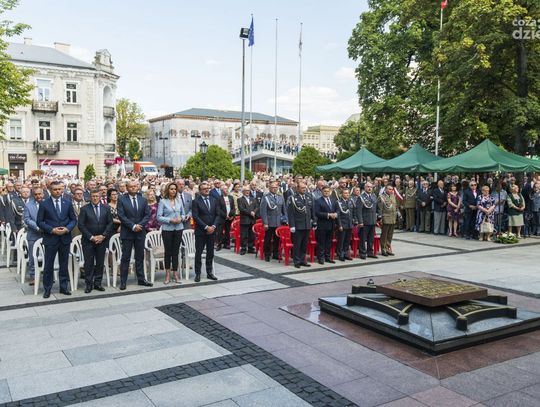Święto Wojska Polskiego - oficjalne uroczystości (zdjęcia) Święto Wojska Polskiego - oficjalne uroczystości (zdjęcia)