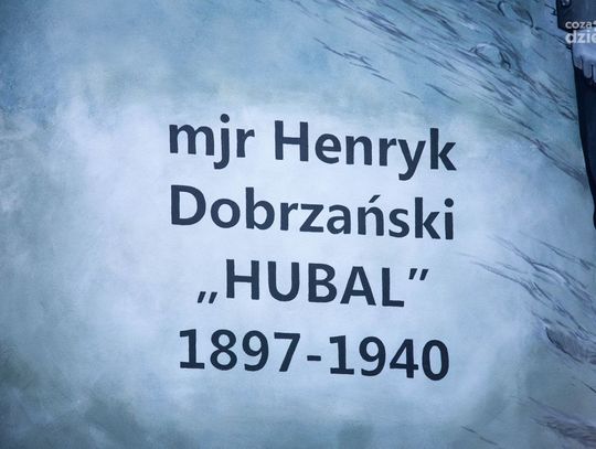 Hubal - uroczyste otwarcie sali gimnastycznej oraz odsłonięcie historycznego muralu (zdjęcia)