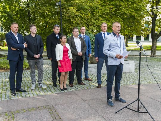 Skuteczni Piotra Liroya-Marca - konferencja (zdjęcia) Skuteczni Piotra Liroya-Marca - konferencja (zdjęcia)