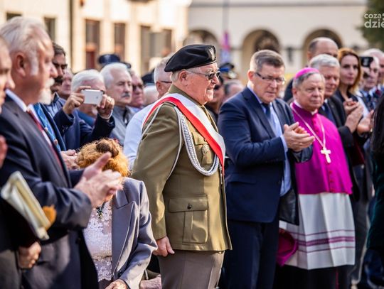 Odsłonięcie pomnika Armii Krajowej (zdjęcia)