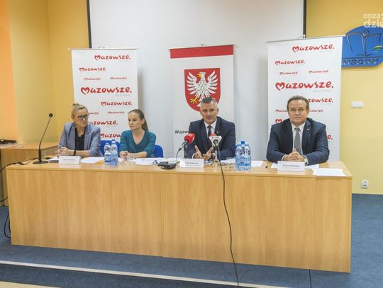 Wsparcie dla jednostek OSP i na infrastrukturę sportową dla subregionu radomskiego (zdjęcia)