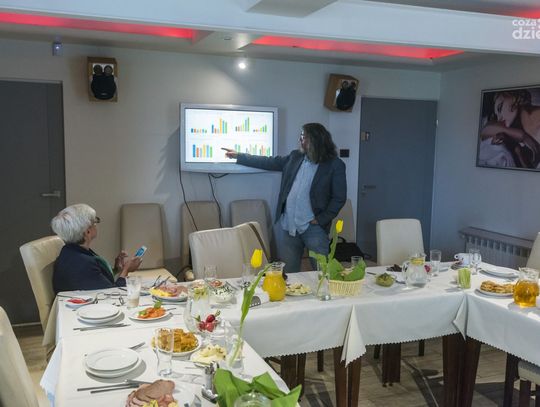 Piotr Niemczyk przedstawił prezentację na temat wzrostu przestępczości na zaproszenie Joanny Kluzik-Rostkowskiej Piotr Niemczyk przedstawił prezentację na temat wzrostu przestępczości na zaproszenie Joanny Kluzik-Rostkowskiej