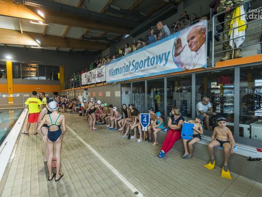 Papieski memoriał na basenie Neptun (zdjęcia)