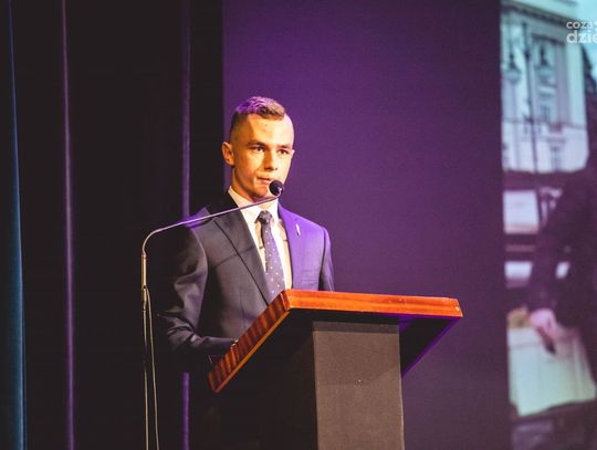 XXV - lecia Parlamentu Młodzieży Miasta Radomia (zdjęcia) XXV - lecia Parlamentu Młodzieży Miasta Radomia (zdjęcia)