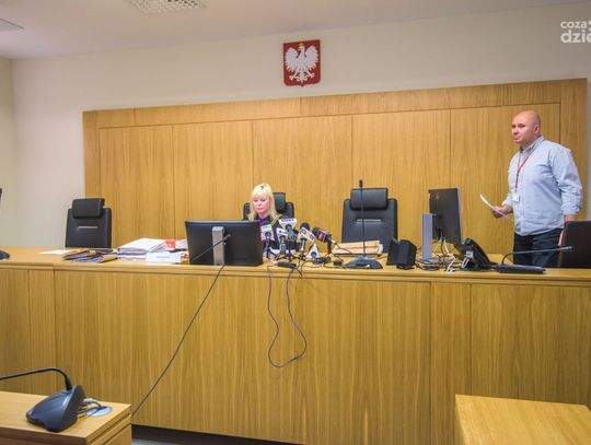 Zapadł wyrok w sprawie dziecka zamkniętego w pralce (zdjęcia)