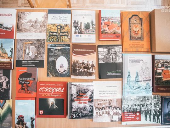 Konferencja na temat Nagrody Literackiej oraz VII Radomskich Targów Wydawnictw Regionalnych (zdjęcia)