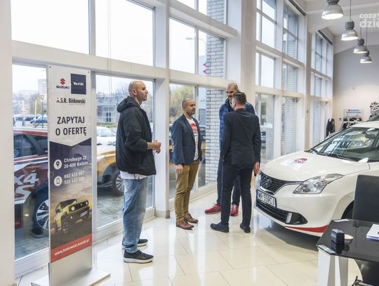 Zawodnicy Hydrotruck będą jeździć samochodami Suzuki - A.S. R. Bińkowski (zdjęcia) Zawodnicy Hydrotruck będą jeździć samochodami Suzuki - A.S. R. Bińkowski (zdjęcia)