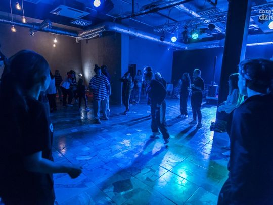 Freestyle dance session z Radomskim Kolektywem w Amfiteatrze (zdjęcia) Freestyle dance session z Radomskim Kolektywem w Amfiteatrze (zdjęcia)