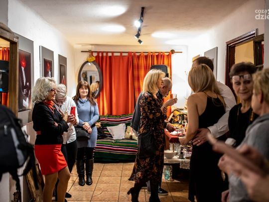 Wernisaż wystawy fotografii Ewy Rozińskiej (zdjęcia)