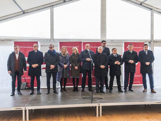 Budowa mieszkań w ramach programu rządowego Mieszkanie Plus rozpoczęta (zdjęcia)