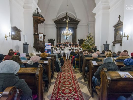 Koncert kolęd w kościele ewangelicko-augsburskim (zdjęcia) Koncert kolęd w kościele ewangelicko-augsburskim (zdjęcia)