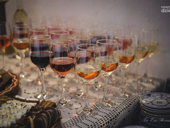 "Wyobrażenia" - wystawa Ewy Brodziak w Galerii Pod Aniołem (zdjęcia) "Wyobrażenia" - wystawa Ewy Brodziak w Galerii Pod Aniołem (zdjęcia)