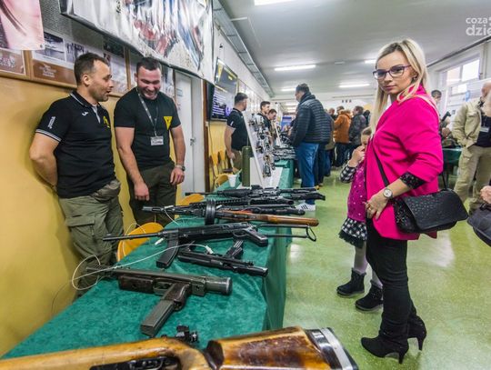 Wystawa Broni Kolekcjonerskiej w "Hubalu" (zdjęcia) Wystawa Broni Kolekcjonerskiej w "Hubalu" (zdjęcia)