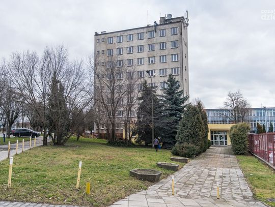 Biurowiec po Radomskiej Wytwórni Telefonów (zdjęcia)