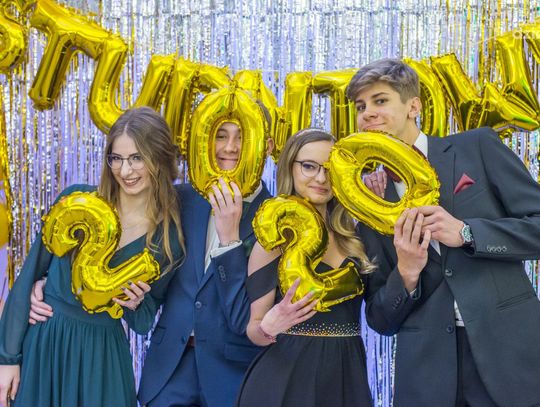 Sezon studniówek zakończony! Zobaczcie, jak bawili się uczniowie radomskich szkół