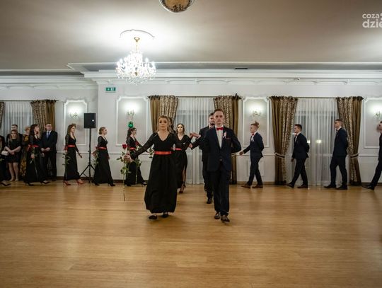 Sezon studniówek zakończony! Zobaczcie, jak bawili się uczniowie radomskich szkół