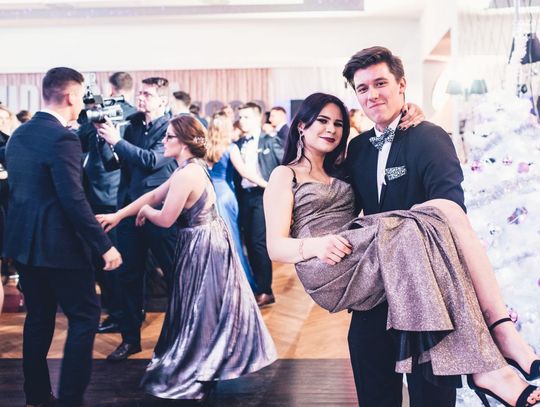 Sezon studniówek zakończony! Zobaczcie, jak bawili się uczniowie radomskich szkół