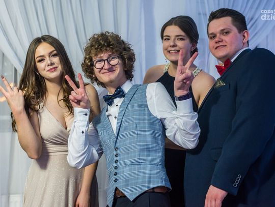 Sezon studniówek zakończony! Zobaczcie, jak bawili się uczniowie radomskich szkół