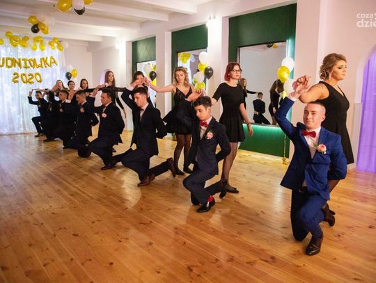 Sezon studniówek zakończony! Zobaczcie, jak bawili się uczniowie radomskich szkół