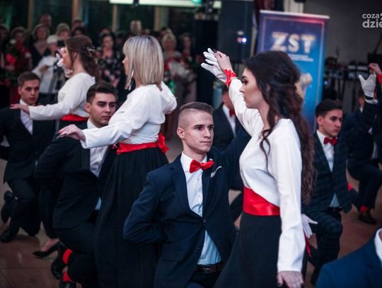 Sezon studniówek zakończony! Zobaczcie, jak bawili się uczniowie radomskich szkół