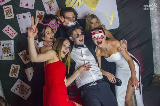 Sezon studniówek zakończony! Zobaczcie, jak bawili się uczniowie radomskich szkół