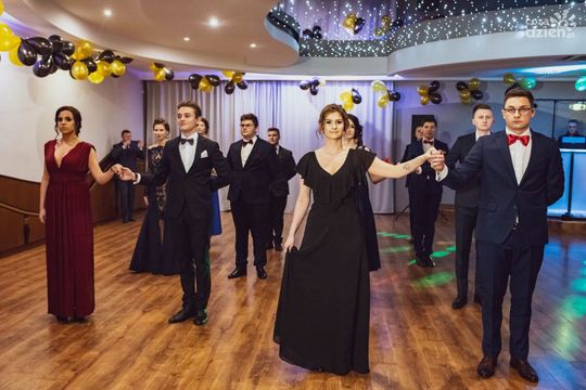 Sezon studniówek zakończony! Zobaczcie, jak bawili się uczniowie radomskich szkół