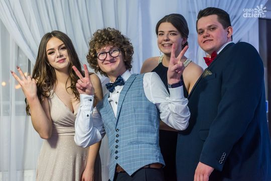 Sezon studniówek zakończony! Zobaczcie, jak bawili się uczniowie radomskich szkół