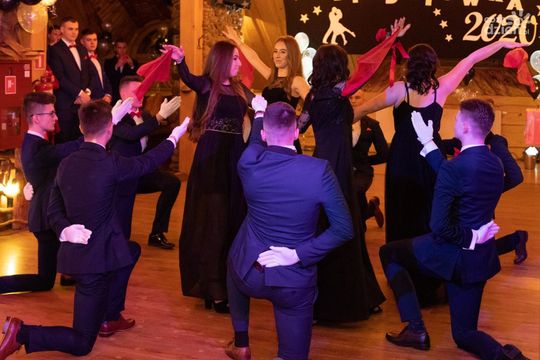 Sezon studniówek zakończony! Zobaczcie, jak bawili się uczniowie radomskich szkół