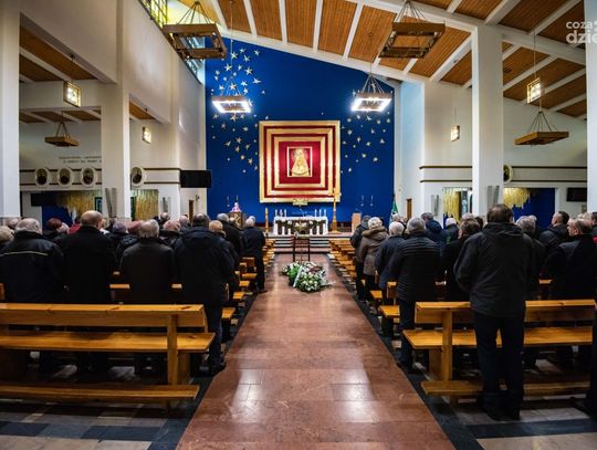 Pogrzeb legendy Radomiaka Radom - Macieja Jaśkiewicza (zdjęcia) Pogrzeb legendy Radomiaka Radom - Macieja Jaśkiewicza (zdjęcia)