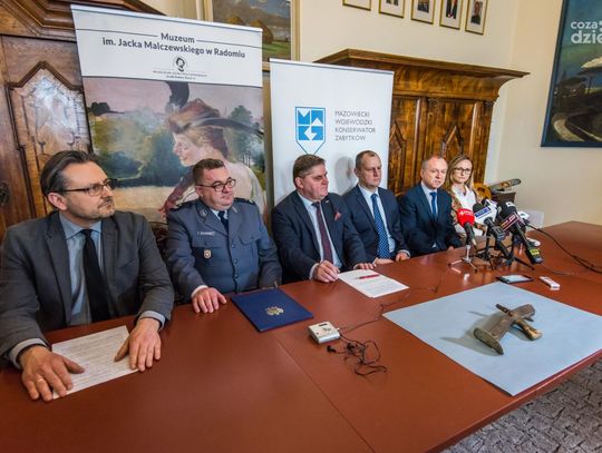 Przekazanie pistoletu "Błyskawica" do zbiorów Muzeum im. Jacka Malczewskiego (zdjęcia) Przekazanie pistoletu "Błyskawica" do zbiorów Muzeum im. Jacka Malczewskiego (zdjęcia)