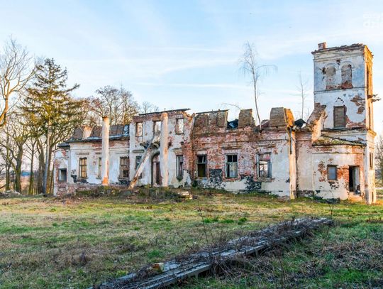 Zapomniane miejsca. Dwór Janowskich w Bartodziejach (zdjęcia) 