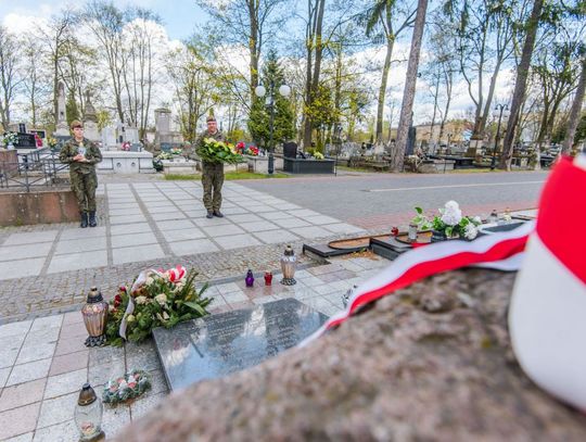 Żołnierze WOT oddali hołd pod Pomnikiem Katyńskim (zdjęcia)