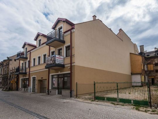 Odbudowa kamienicy przy Szewskiej 20 i remont przy Rwańskiej 17 ukończony (zdjęcia)