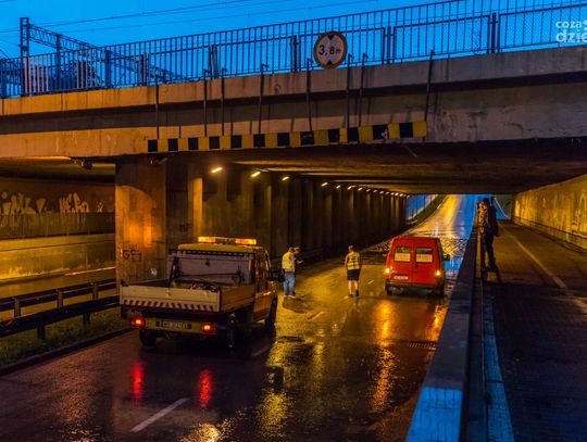 Zalany tunel na ul. Grzecznarowskiego po sobotnich opadach (zdjęcia) Zalany tunel na ul. Grzecznarowskiego po sobotnich opadach (zdjęcia)