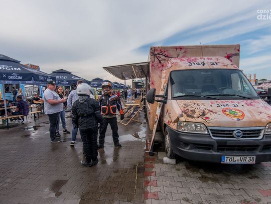 Zlot food trucków przy galerii Gama (zdjęcia) Zlot food trucków przy galerii Gama (zdjęcia)