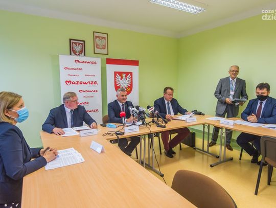 Podpisanie umów na remonty strażnic, drogi i aktywizację sołectw (zdjęcia)