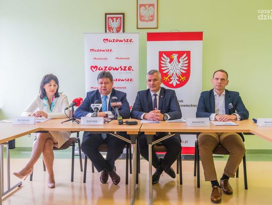 Mazowsze przekazalo sprzęt do nauki zdalnej (zdjęcia)