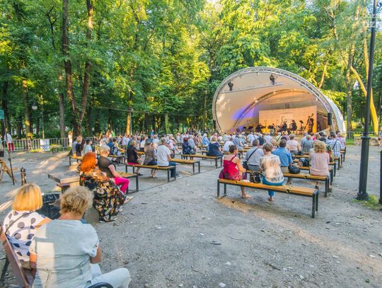 Radomska Orkiestra Kameralna w muszli koncertowej (zdjęcia)