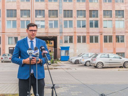 Konrad Frysztak komentuje decyzję wyburzenia dawnej Fabryki Broni (zdjęcia) Konrad Frysztak komentuje decyzję wyburzenia dawnej Fabryki Broni (zdjęcia)