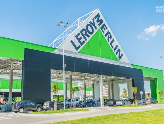 Zielona loteria Leroy Merlin - Toyota Corolla Sedan Hybryda trafiła do Radomia (zdjęcia)