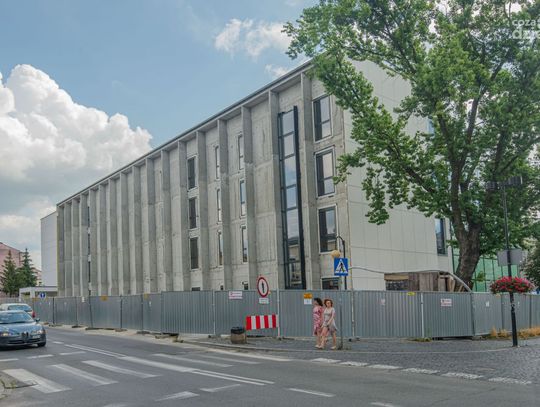 Hotel Hilton - wykonawca zszedł z placu budowy (zdjęcia)