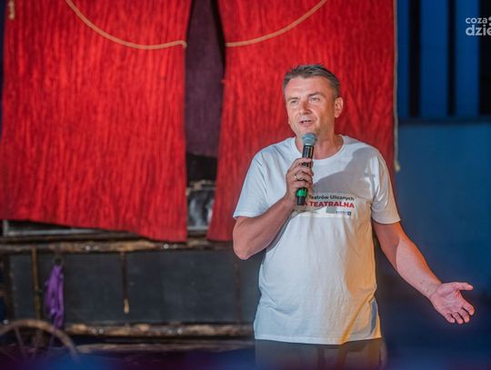 Ulica Teatralna. "Sceny Miłosne" Teatru Powszechnego i "Komedianci" Teatru Mimo (zdjęcia)