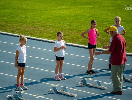 Lekkoatletyczny czwartek na stadionie MOSiR (zdjęcia)