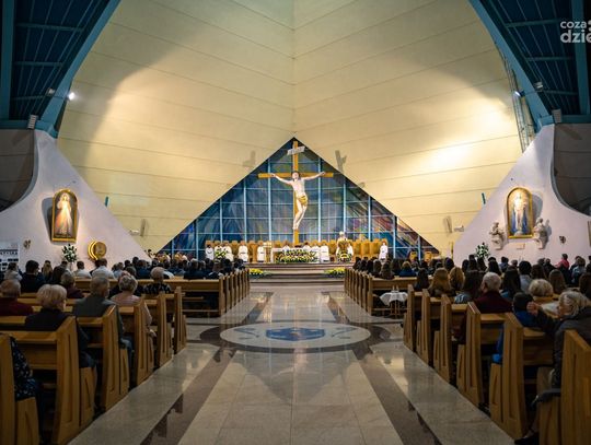 Tydzień Kultury Chrześcijańskiej - wystawa „Moc w słabości się doskonali” i Bierzmowanie (zdjęcia)