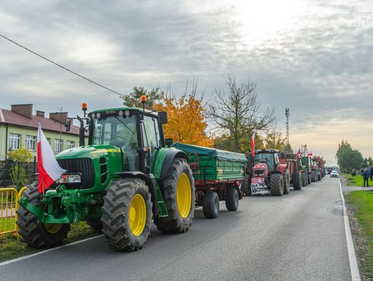 Protest rolników - przejechali z Wolanowa do Skaryszewa (zdjęcia) Protest rolników - przejechali z Wolanowa do Skaryszewa (zdjęcia)