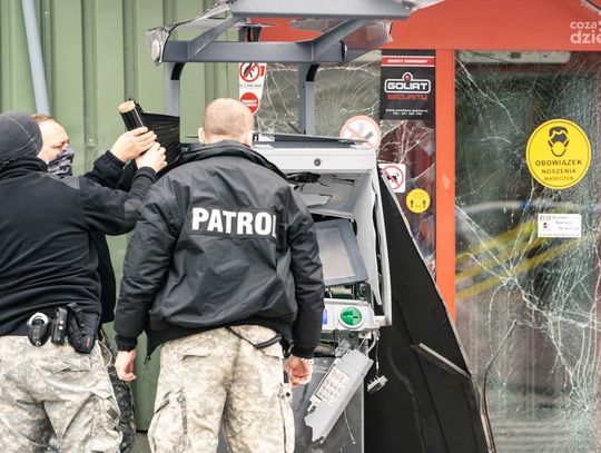 Wybuch bankomatu przy Feniksie (zdjęcia)