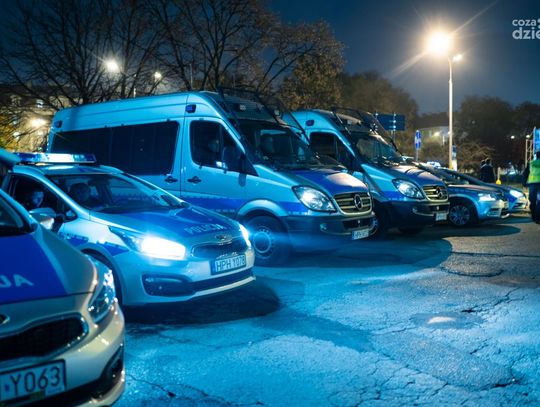 Strajk Kobiet - spacer obywatelski ze świecami (zdjęcia)